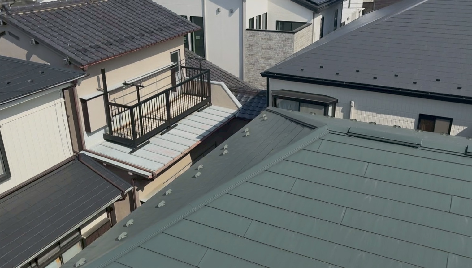 横目地がはっきりしているガルバリウムの横葺き